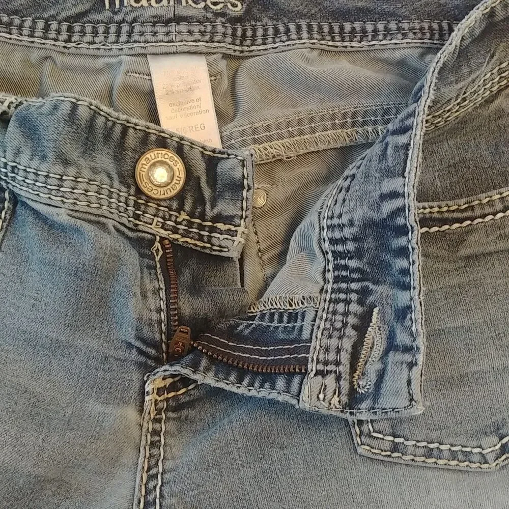 Maurices Stretchy Capri Blue Jeans 5/6 - Picture 6 of 9